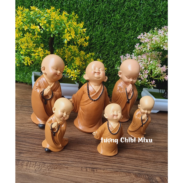 Bộ 03 chú tiểu yêu đời - mẫu áo nâu đeo chuỗi size 13cm